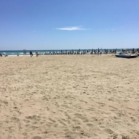 In Lido Mit Privater Terrasse * Tortoreto